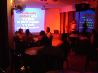 Karaoke en el Club 30 & pico